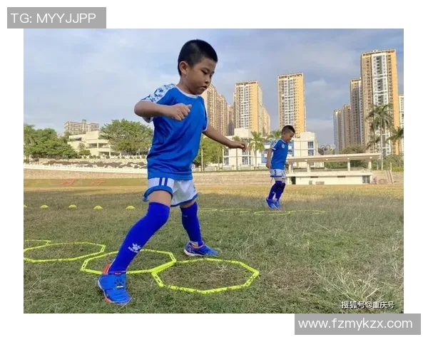 身体最长的足球明星女孩展现运动魅力与自信风采